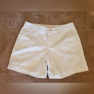 Size 8 White Dockers Shorts